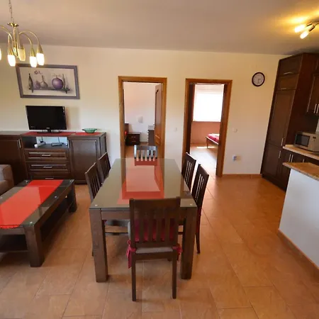 Komljen Apartament *