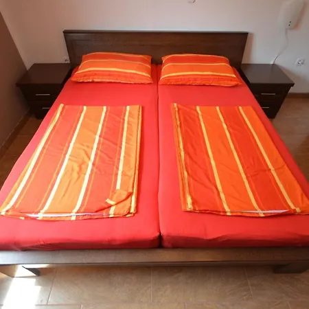 Komljen Apartment Vir