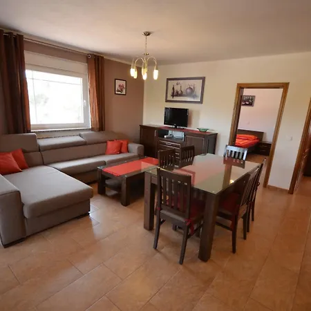 Apartament Komljen *