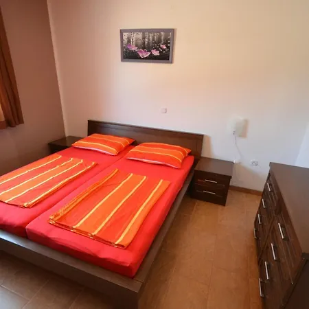 Komljen Apartment Vir